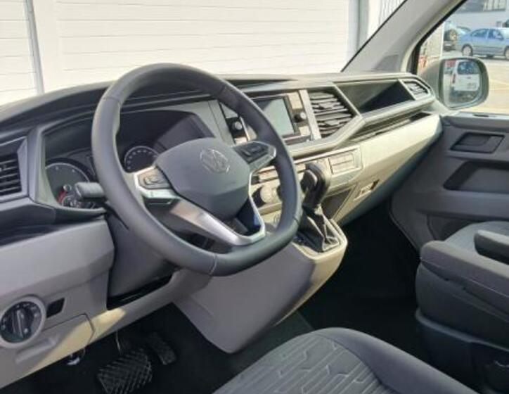 Volkswagen Caravelle 9