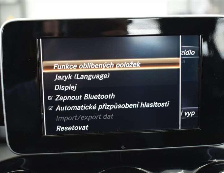 Mercedes-Benz Třídy C Sedan / Limuzína 2,1 l 125 kw