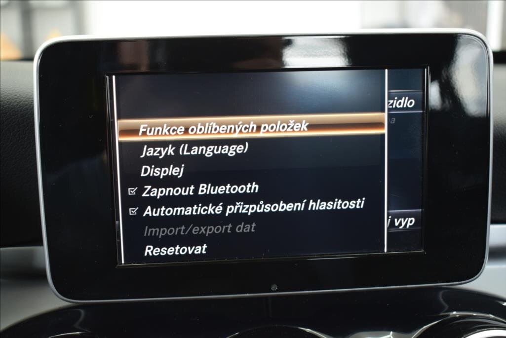 Mercedes-Benz Třídy C Sedan / Limuzína 2,1 l 125 kw