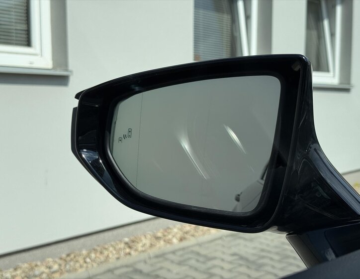 Lexus ES 300h Sedan / Limuzína 2,5 l 131 kw