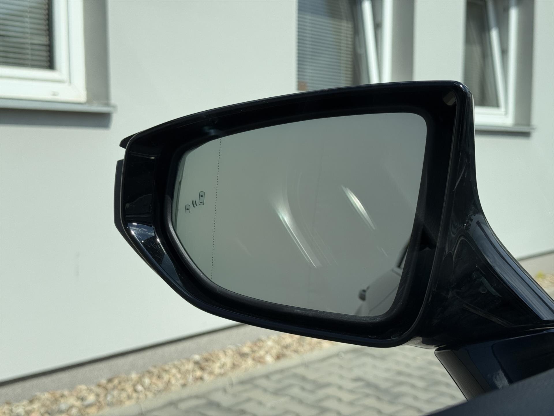 Lexus ES 300h Sedan / Limuzína 2,5 l 131 kw