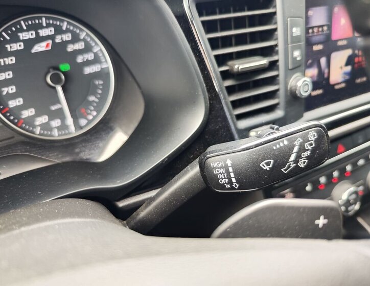 Seat Leon Hatchback 2,0 l 221 kw