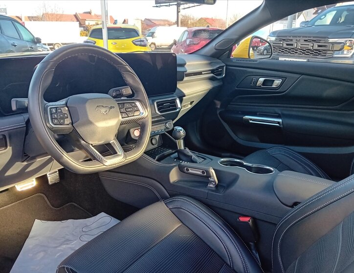 Ford Mustang Kupé 5,0 l 328 kw