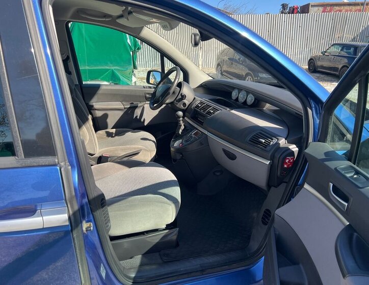 Peugeot 807 MPV 2,0 l 100 kw