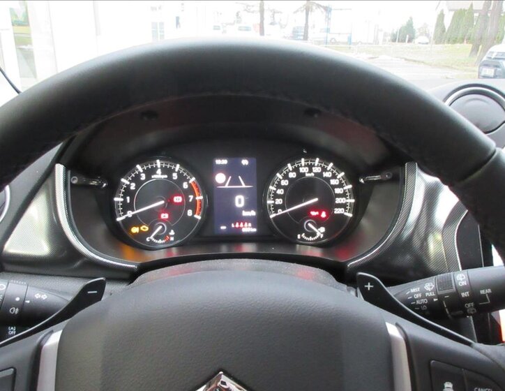 Suzuki Vitara SUV 1,4 l 81 kw