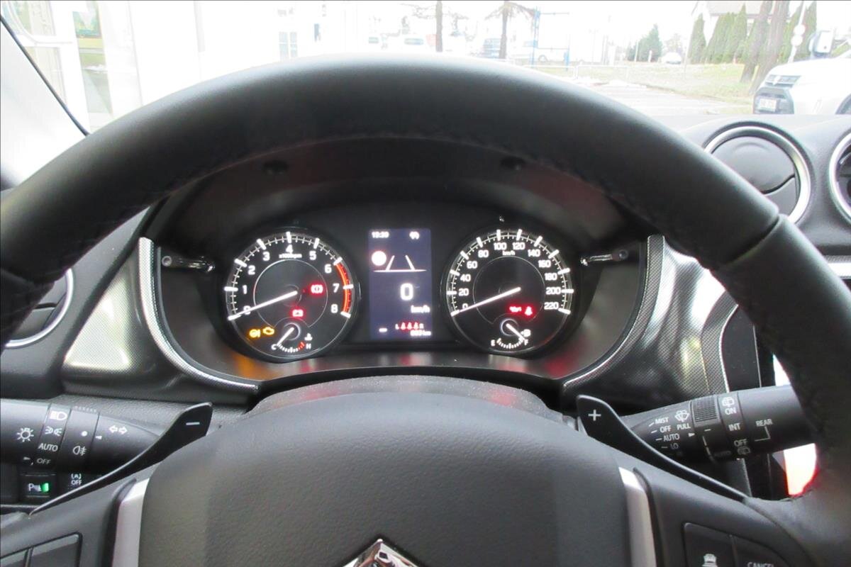 Suzuki Vitara SUV 1,4 l 81 kw