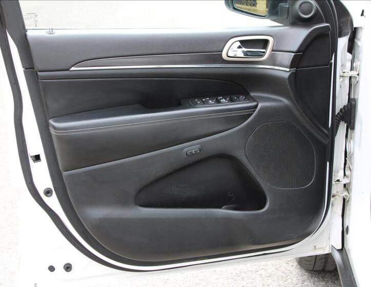 Jeep Grand Cherokee 14