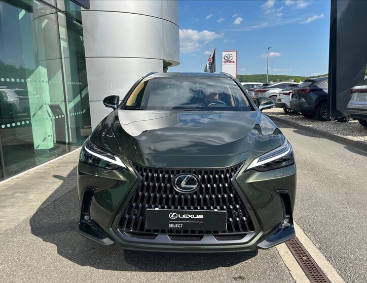 Lexus NX 350h SUV / Terénní 2,5 l 150 kw
