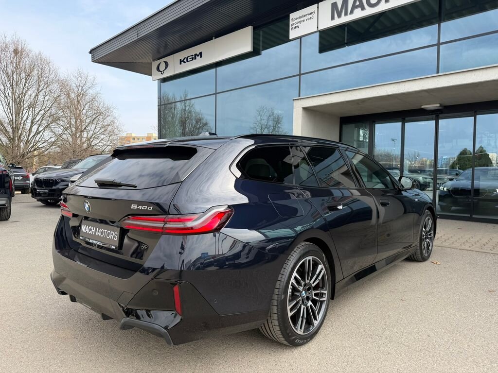 BMW Řada 5 Kombi 3,0 l 210 kw