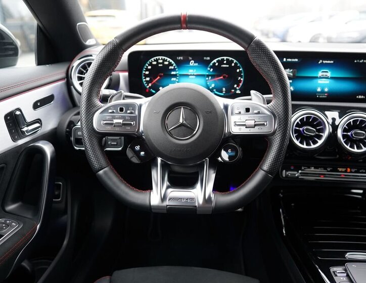 Mercedes-Benz CLA Sedan 2,0 l 340 kw