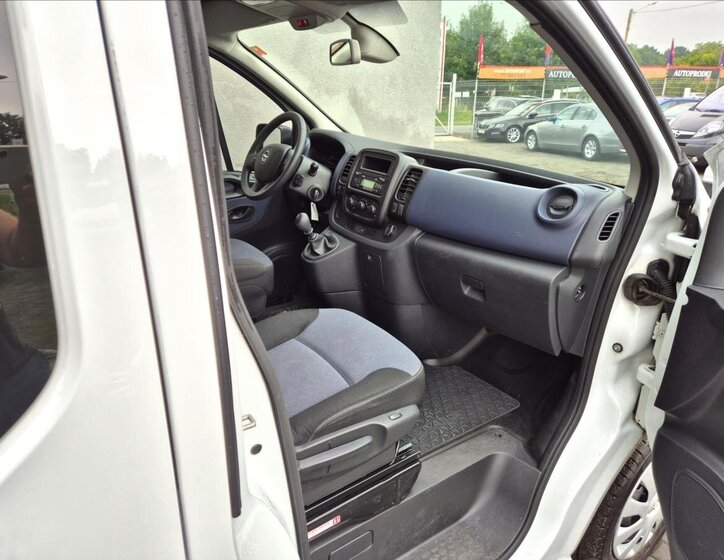 Opel Vivaro 20