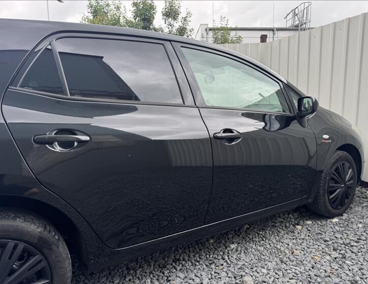 Toyota Auris 17