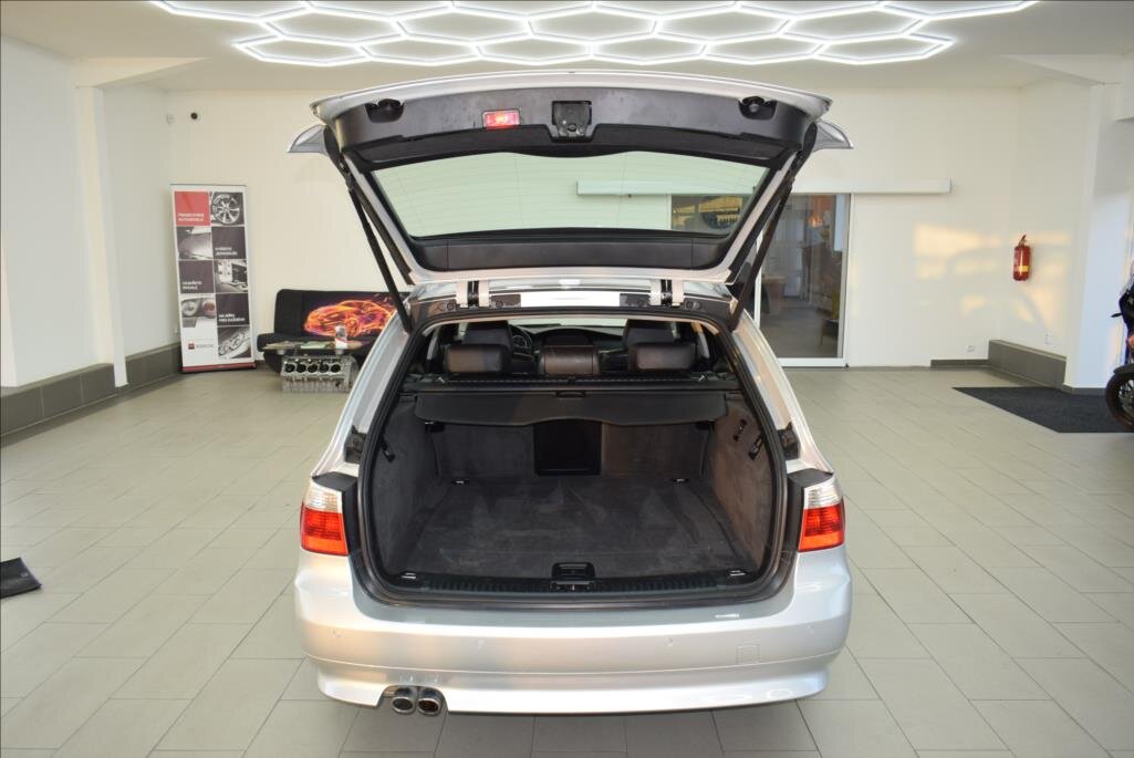 BMW Řada 5 Kombi 3,0 l 170 kw