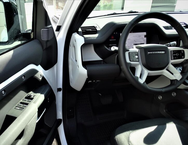 Land Rover Defender SUV / Terénní 3,0 l 147 kw
