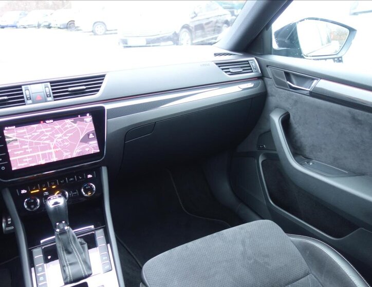 Škoda Superb 24