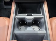 Land Rover Defender SUV 4,4 l 467 kw