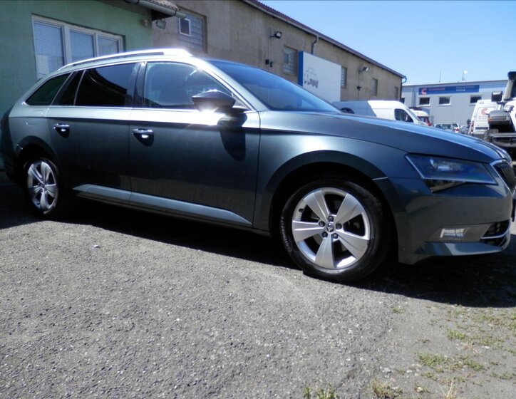 Škoda Superb Kombi 2,0 l 110 kw