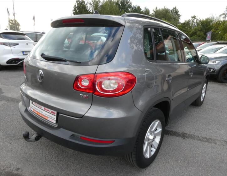 Volkswagen Tiguan 9