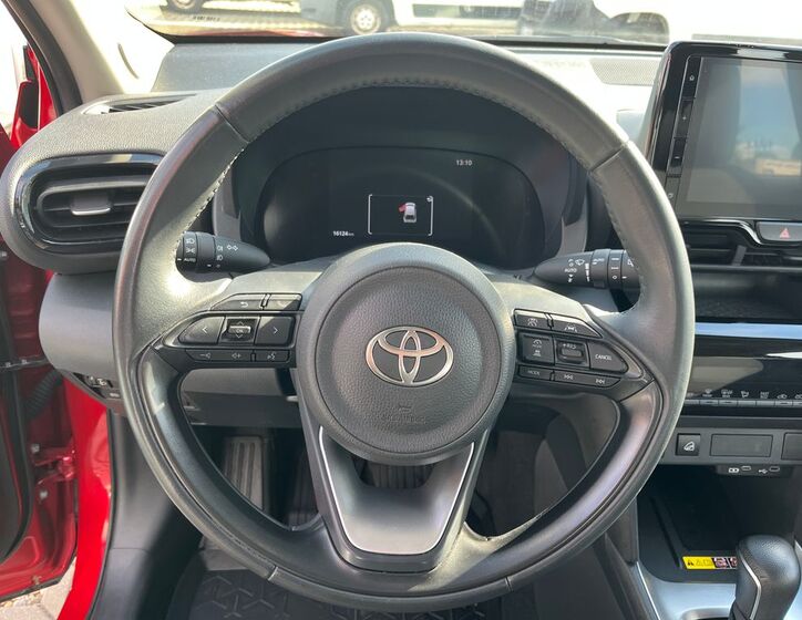 Toyota Yaris Cross 19