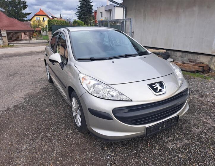 Peugeot 207 1