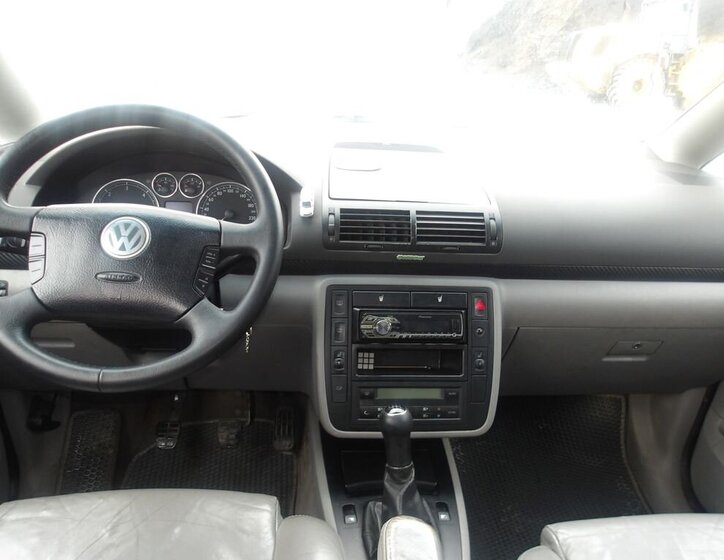 Volkswagen Sharan MPV 1,9 l 96 kw