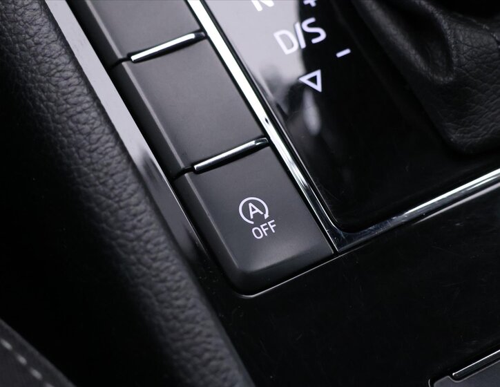 Škoda Superb Sedan / Limuzína 2,0 l 110 kw