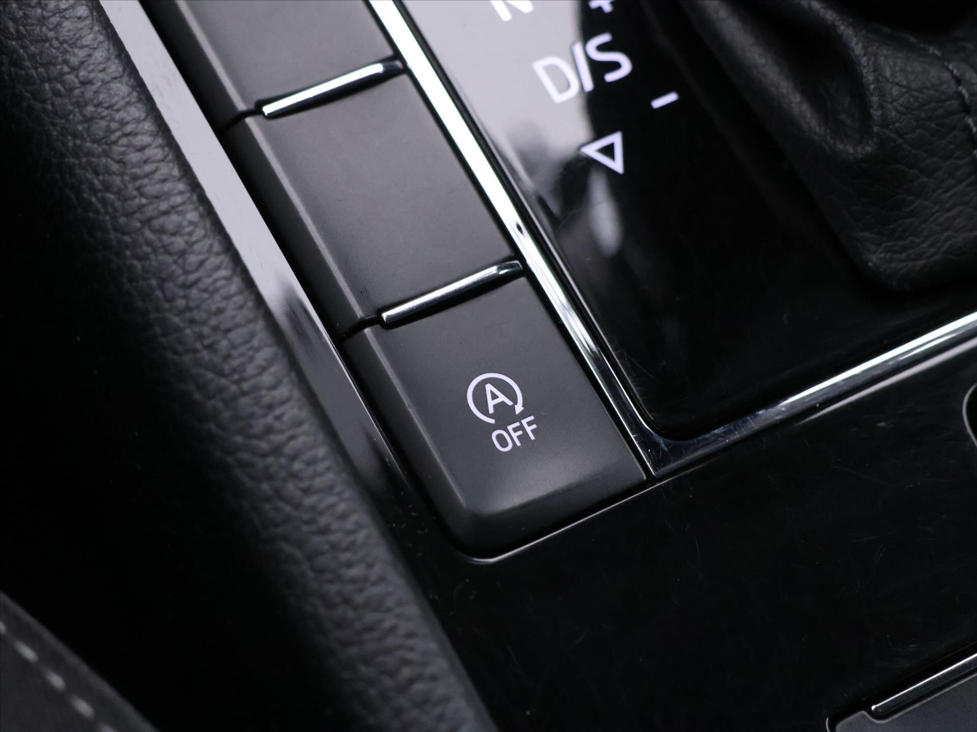 Škoda Superb Sedan / Limuzína 2,0 l 110 kw