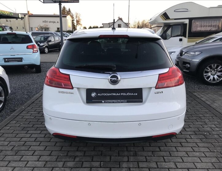 Opel Insignia Kombi 2,0 l 96 kw