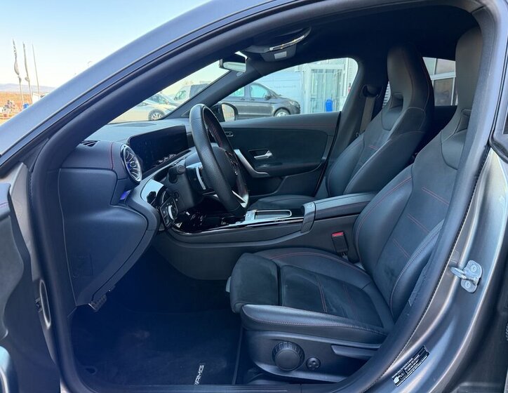 Mercedes-Benz CLA Sedan / Limuzína 2,0 l 110 kw