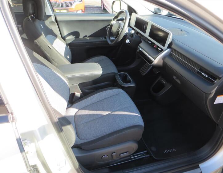 Hyundai Ioniq 5 11