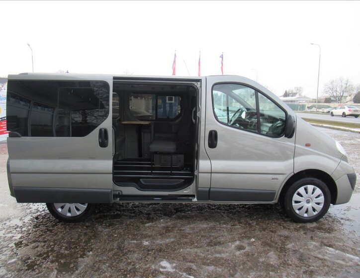 Opel Vivaro Ostatní 2,5 l 84 kw