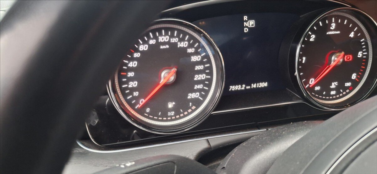 Mercedes-Benz Třídy E Kupé 2,0 l 143 kw