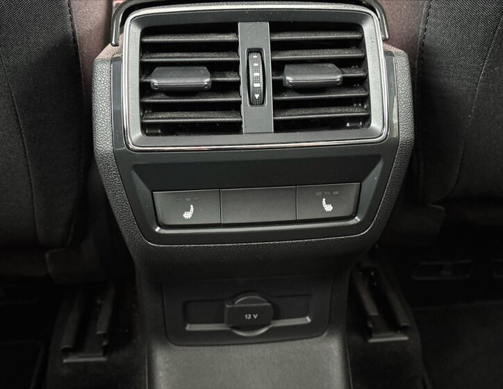 Škoda Karoq SUV / Terénní 1,5 l 110 kw