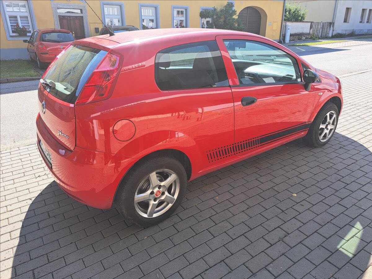 Fiat Grande Punto Kombi 1,2 l 51 kw