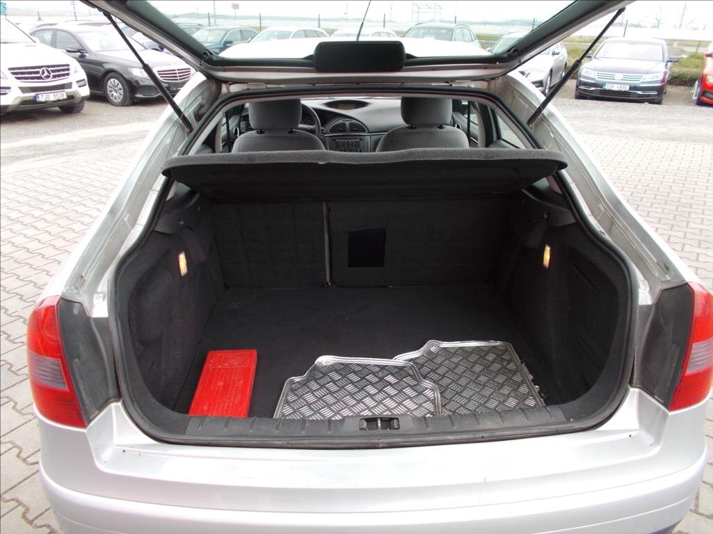 Citroën C5 Sedan / Limuzína 2,0 l 100 kw