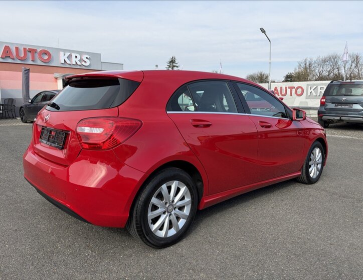 Mercedes-Benz Třídy A Hatchback 1,6 l 90 kw