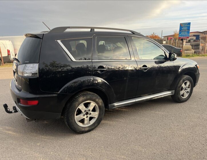 Mitsubishi Outlander SUV / Terénní 2,3 l 130 kw