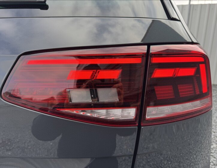 Volkswagen Passat Kombi 1,5 l 110 kw