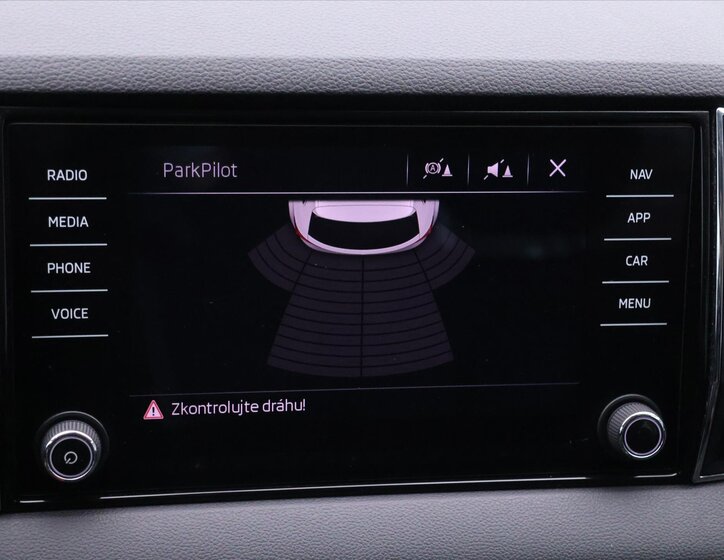 Škoda Karoq SUV / Terénní 1,5 l 110 kw