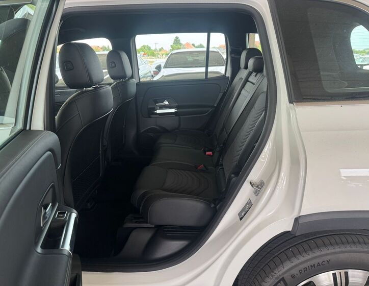 Mercedes-Benz EQB 15