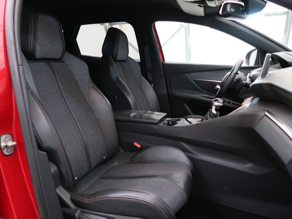 Peugeot 3008 SUV 2,0 l 110 kw