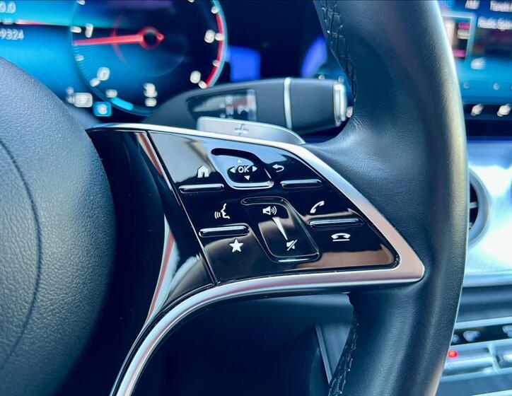 Mercedes-Benz Třídy E 30