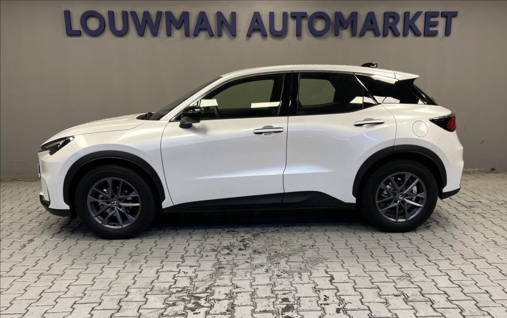 Lexus LBX SUV / Terénní 1,5 l 100 kw