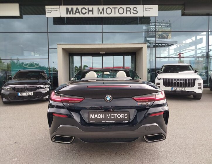 BMW Řada 8 Kabriolet 4,4 l 390 kw