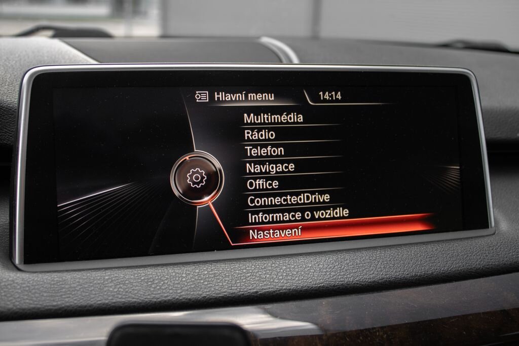 BMW X5 SUV 3,0 l 280 kw