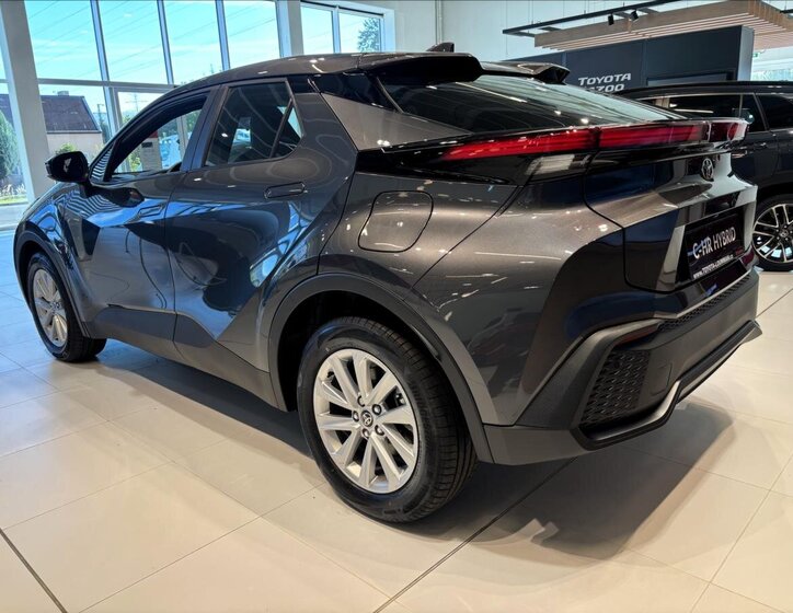 Toyota C-HR 6
