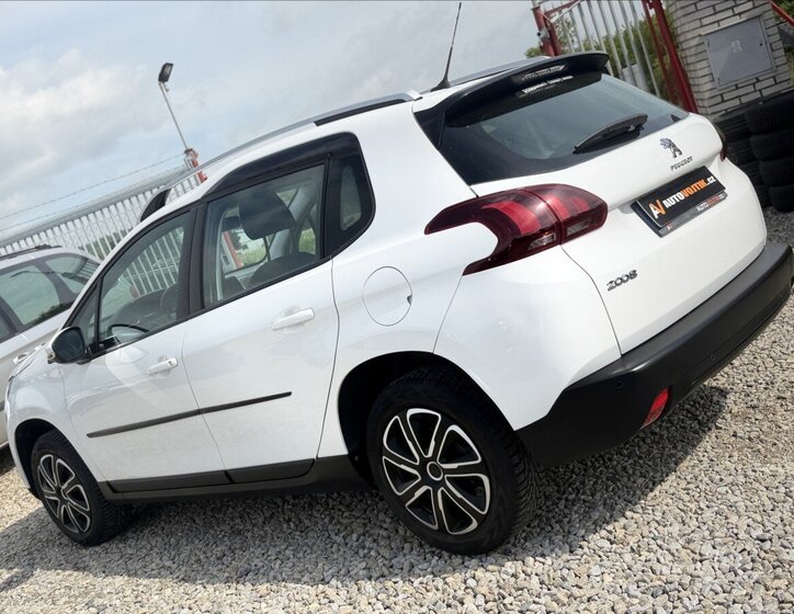 Peugeot 2008 SUV / Terénní 1,2 l 61 kw