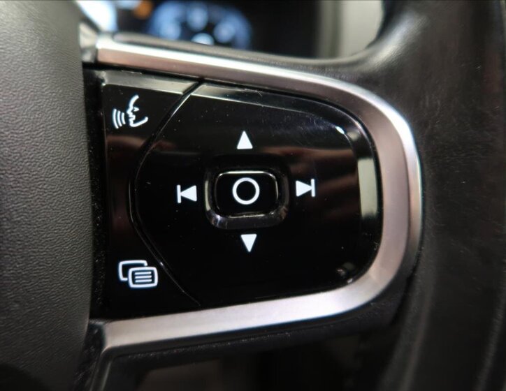 Volvo XC90 SUV 2,0 l 165 kw