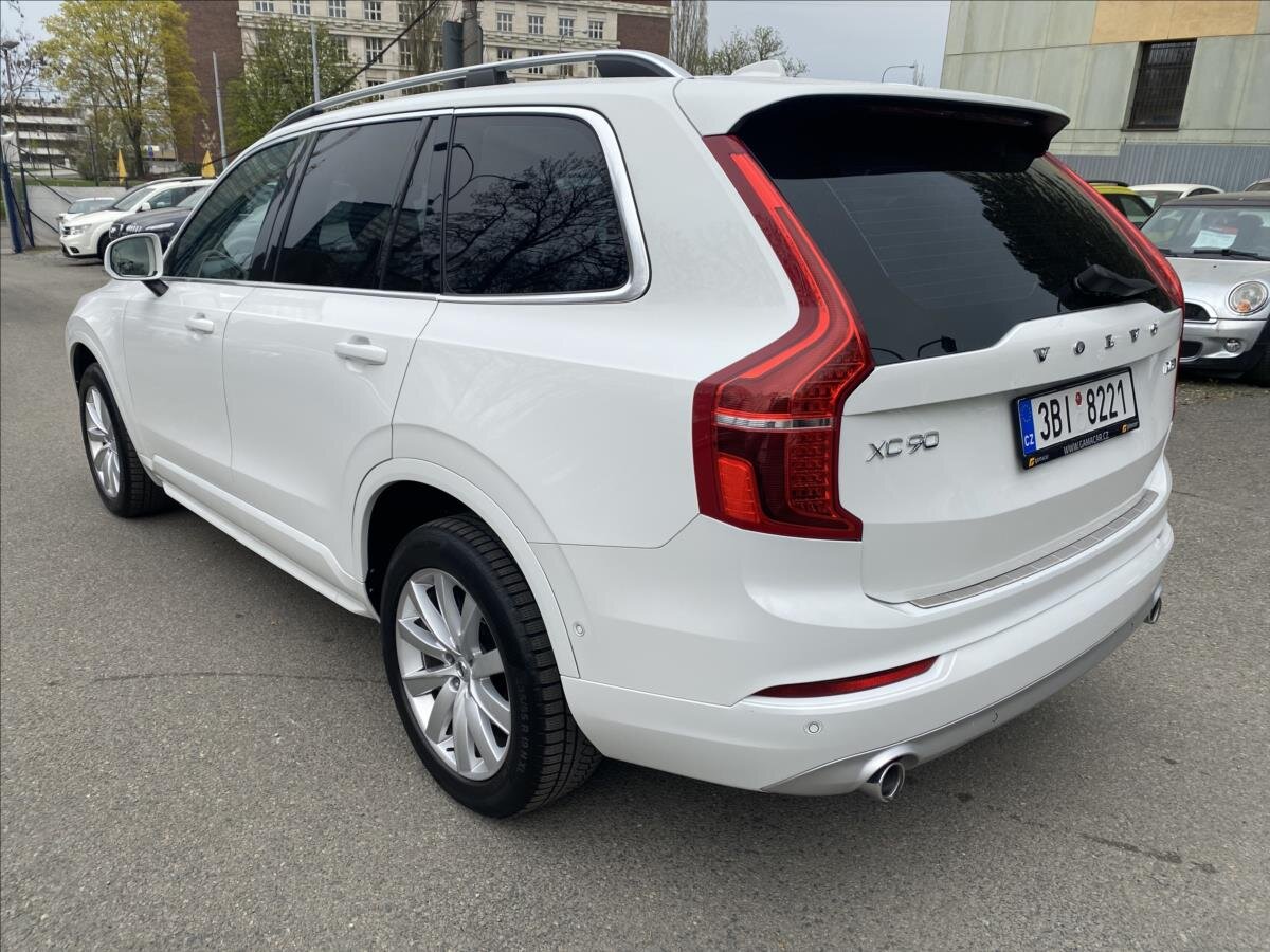 Volvo XC90 SUV / Terénní 2,0 l 173 kw