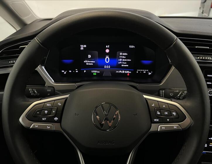 Volkswagen Touran 13